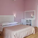 Hotel & Restaurant White 3*