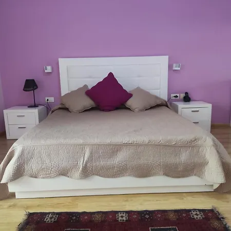 Hotel & Restaurant White