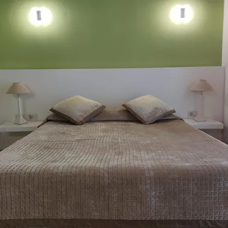 & Restaurant White 3*