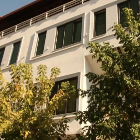 & Restaurant White 3* Berati