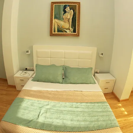 Hotel & Restaurant White 3*