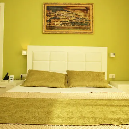 & Restaurant White 3* Berat