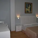 Hotel & Restaurant White 3*