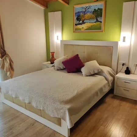 Hotel & Restaurant White Berat