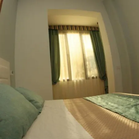 & Restaurant White 3* Berat