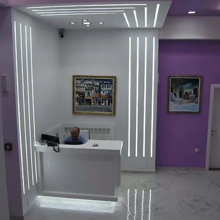 & Restaurant White فندق