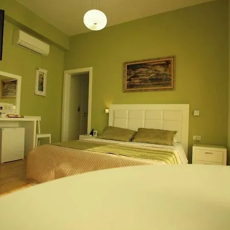 & Restaurant White 3*