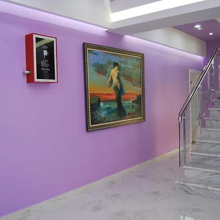 Hotel & Restaurant White 3*