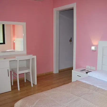 & Restaurant White 3* Berat