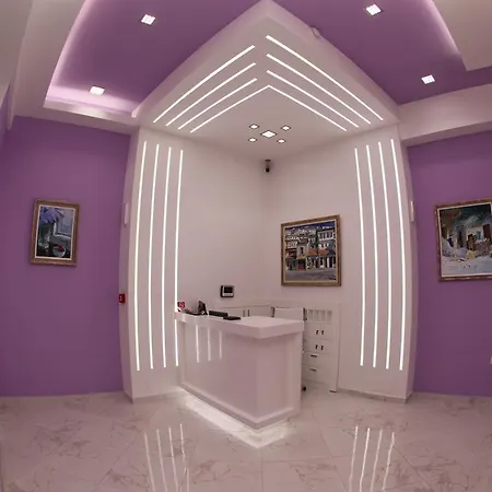 & Restaurant White فندق