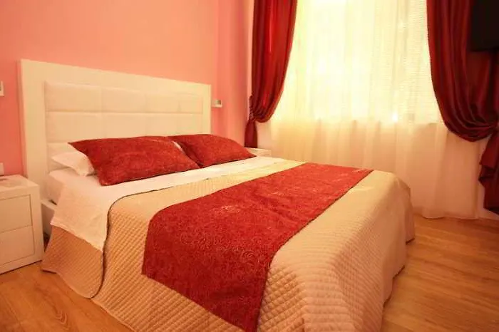 & Restaurant White Berat