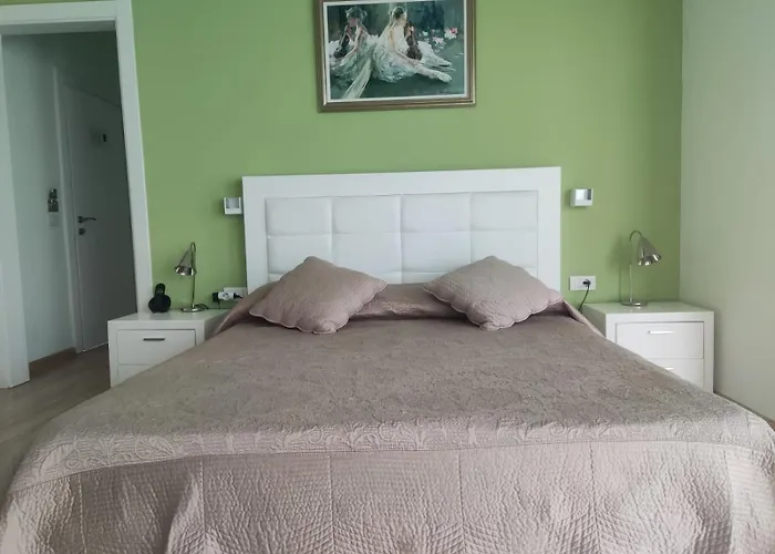 호텔 & Restaurant White