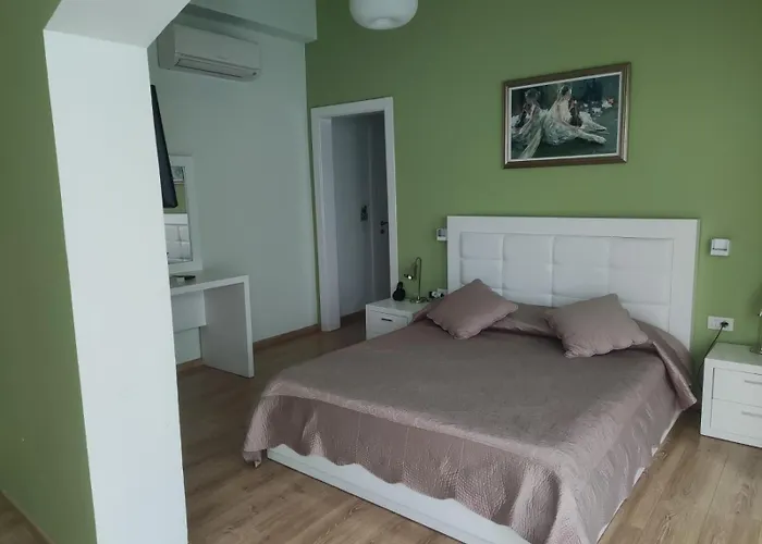 & Restaurant White 베라트