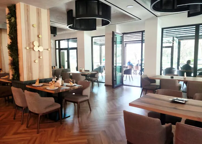 & Restaurant White 3*