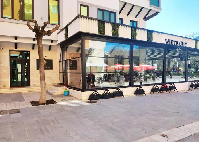 & Restaurant White 호텔 베라트