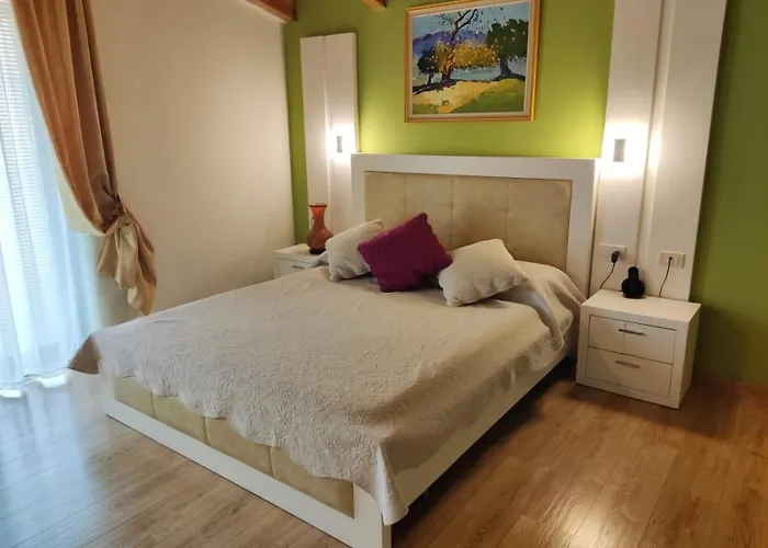 호텔 & Restaurant White 베라트