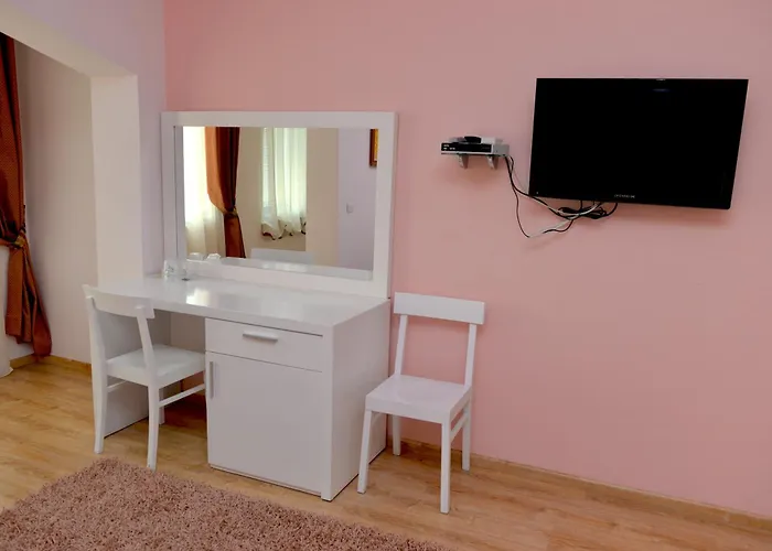 & Restaurant White 3* 베라트