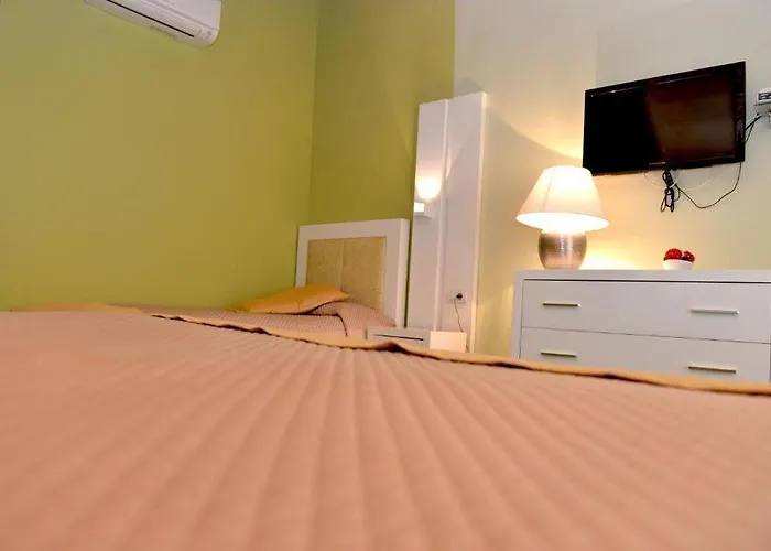 & Restaurant White 3*