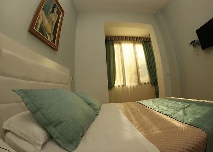 호텔 & Restaurant White 3*