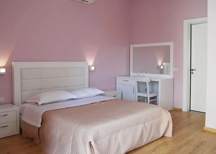 호텔 & Restaurant White 3*