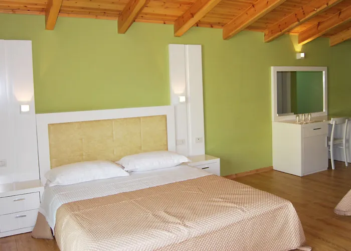 호텔 & Restaurant White 3*