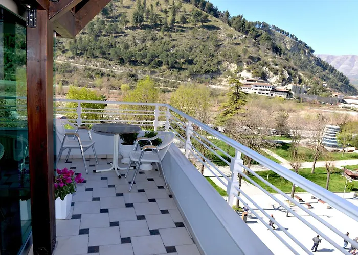 호텔 & Restaurant White 3*